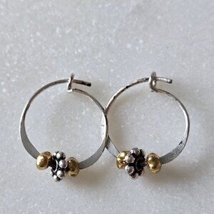 Small huggy hoop earrings silvertone/ goldtone